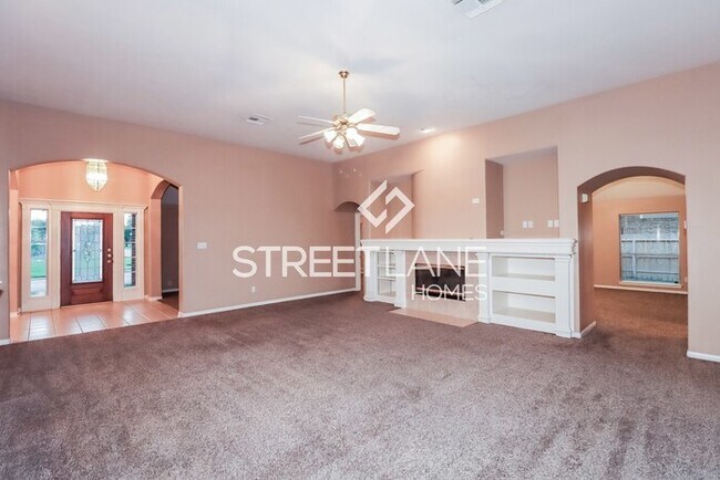 Building Photo - 3 Bed/3 Bath Home with 3-Car Garage!