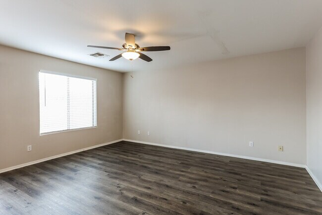 Foto del edificio - 13023 W Lawrence Rd