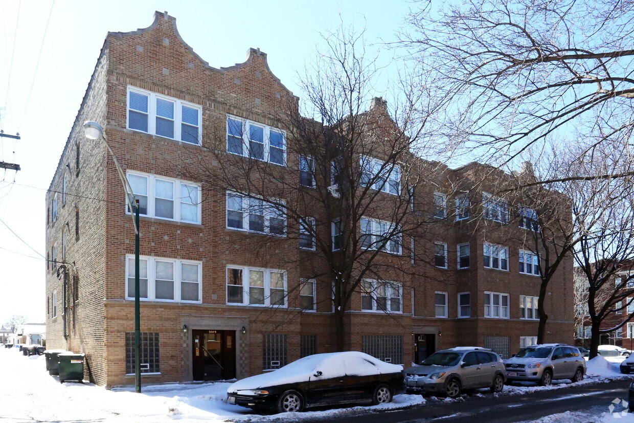 Building Photo - 4453-4455 N Albany Ave
