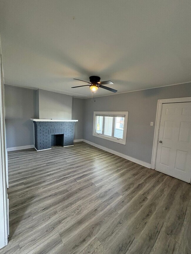 Foto del edificio - 411-413 S Glenwood Avenue