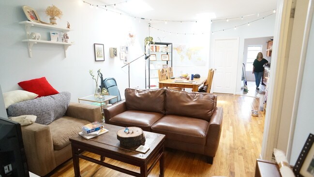 Foto del edificio - 310 E 140th St