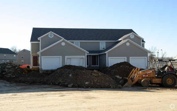 Foto del edificio - Deer Wood Estates Town Homes
