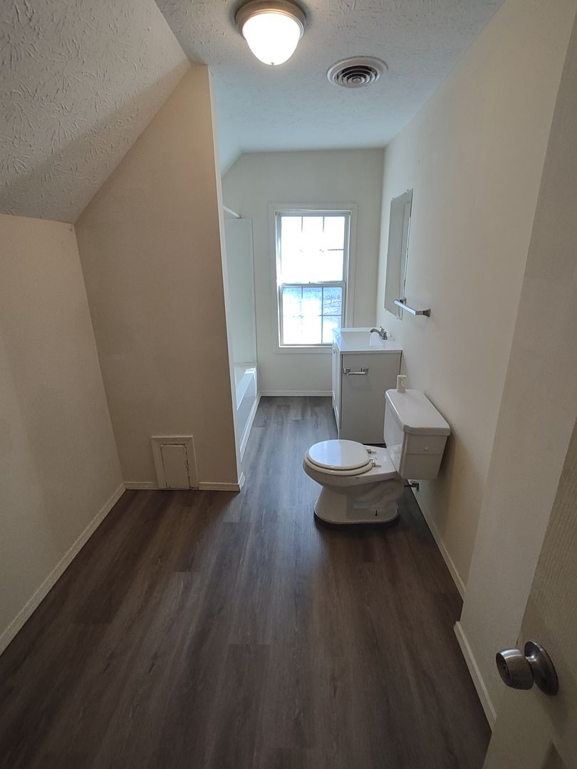 1459 Ridgewood Ave Lakewood, OH 44107 – photo 2
