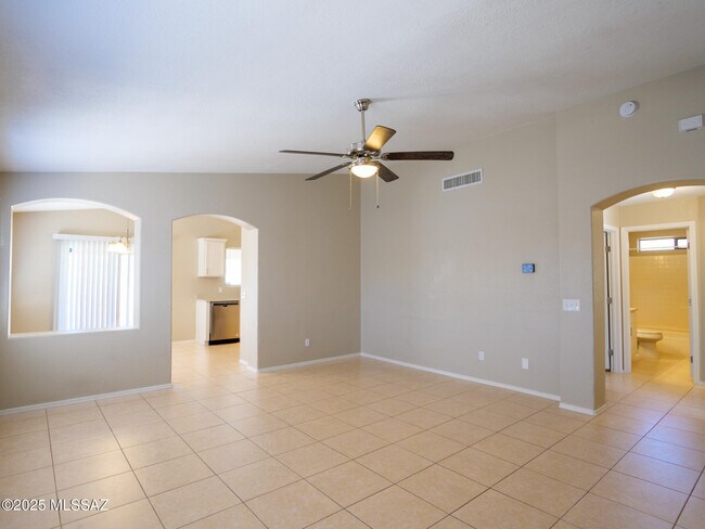 Foto del edificio - 1672 W Wood Crest Ct