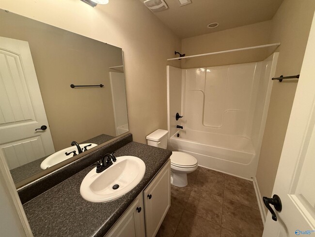 Foto del edificio - 824 Bell Factory Rd