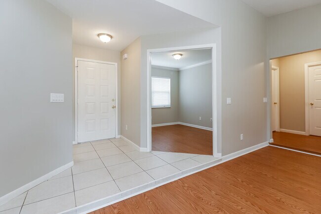 Building Photo - 23200 Whitney Pl