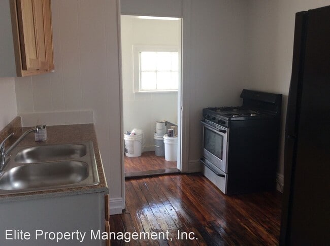 Building Photo - 3 br, 1 bath House - 907 W. College Ave., ...