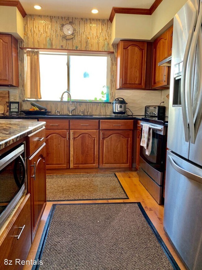 Building Photo - 4 br, 2.5 bath House - 3732 Staghorn Drive