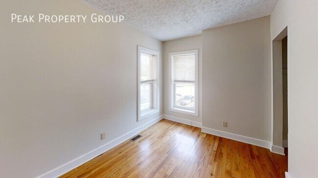 Foto del edificio - 1372 Indianola Ave