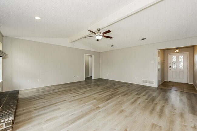 Building Photo - 1239 Sheree Ln