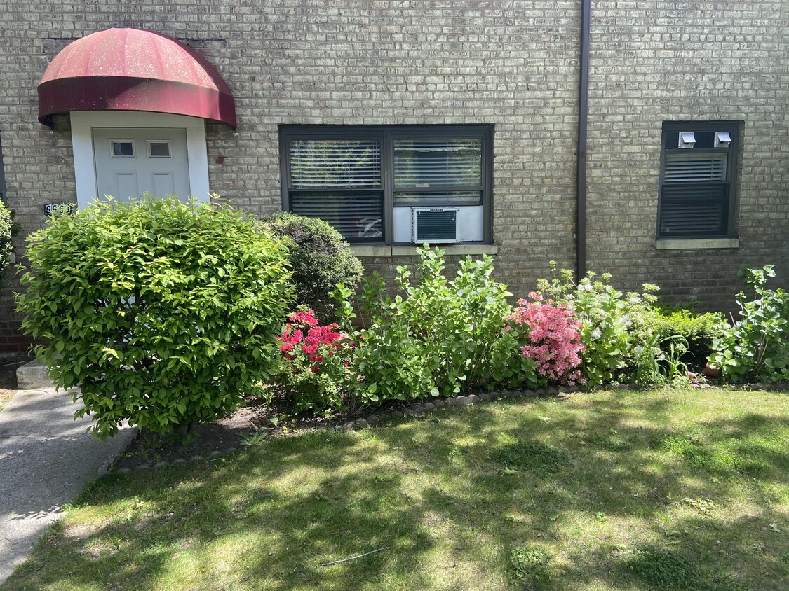 6963 136th St Unit 1B, Flushing, NY 11367 Condo for Rent in Flushing