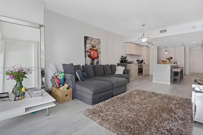 Foto del edificio - 650 NE 32nd St