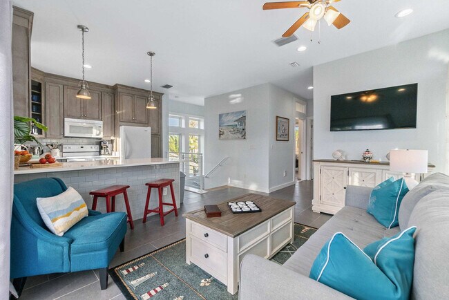 Building Photo - 11 Comares Ave S