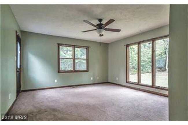 Building Photo - 45855 Governors Ct