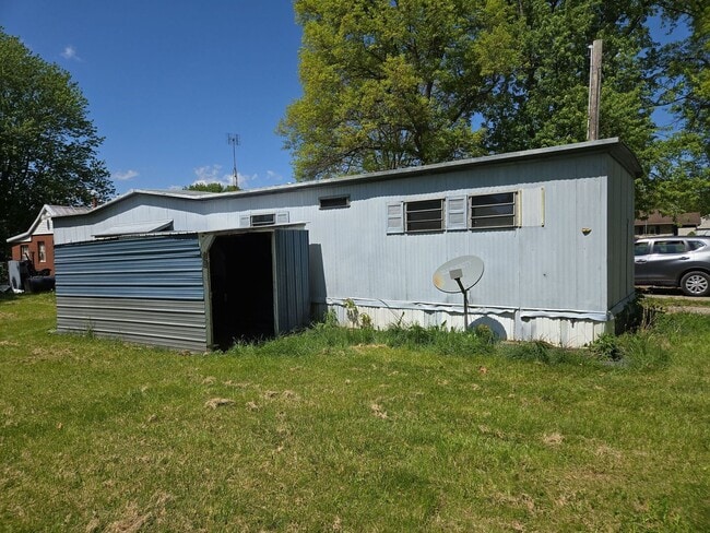 Building Photo - 2 Bedroom Mobile Home in Chambersburg – Pet Friendly with Off-Street Parking