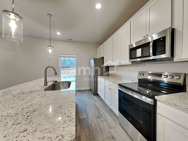 Foto del edificio - 3248 Emberly Dr