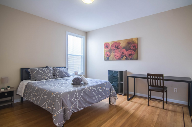 First bedroom - 267 Irvington Street