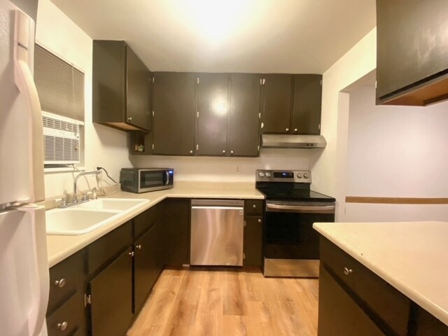 Kitchen - 720 City Park Ave
