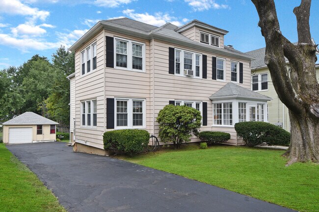 Foto del edificio - 25 Lancaster Rd