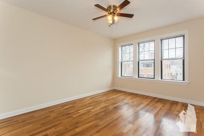 Building Photo - 1450 W Byron St
