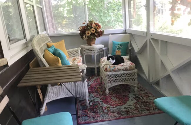 Foto del edificio - 60 Ruth Way Rd