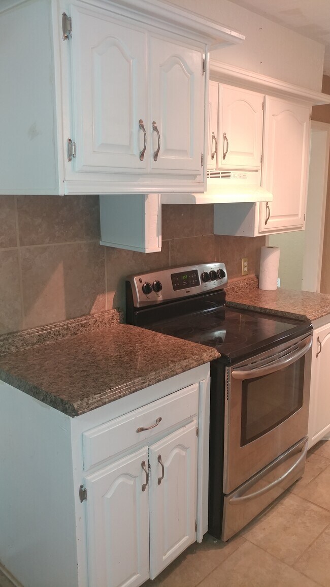 Foto del edificio - 3010 NE Kingsbriar Dr