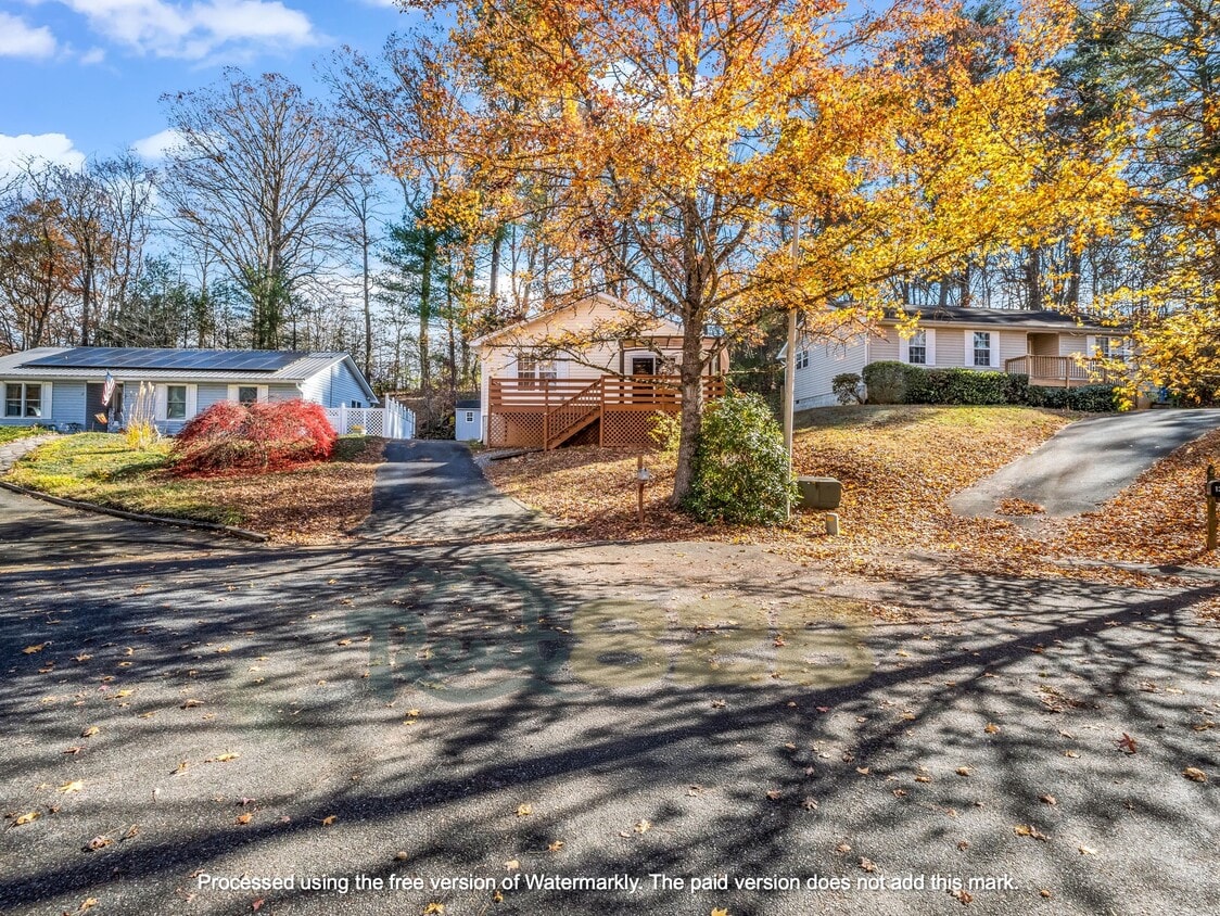 Primary Photo - 15 Dawson Pl