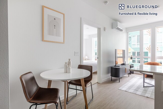 Building Photo - 17305 NE 67th Ct