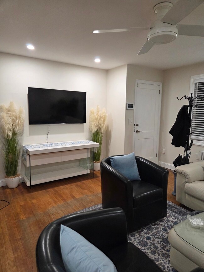 Building Photo - 240 7th Ave