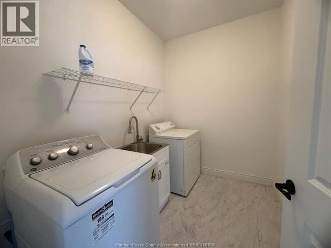 Building Photo - 507 WATER