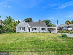 Building Photo - 4502 Elmwood Rd