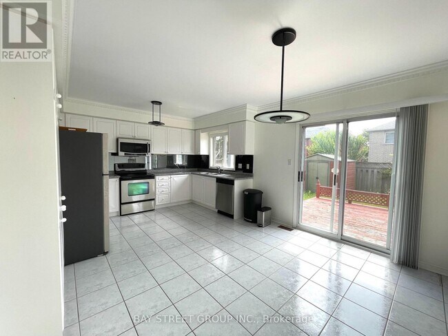 Photo du bâtiment - 2136 Golden Orchard Trail