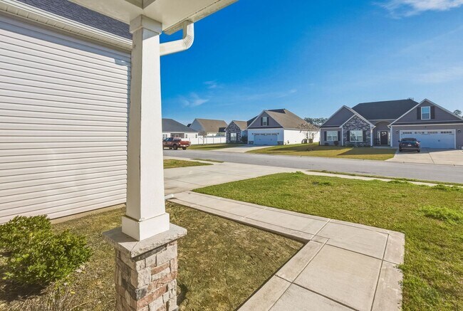 Foto del edificio - 5 bedroom waterfront property