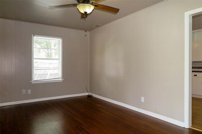 Foto del edificio - 1205 Forest St