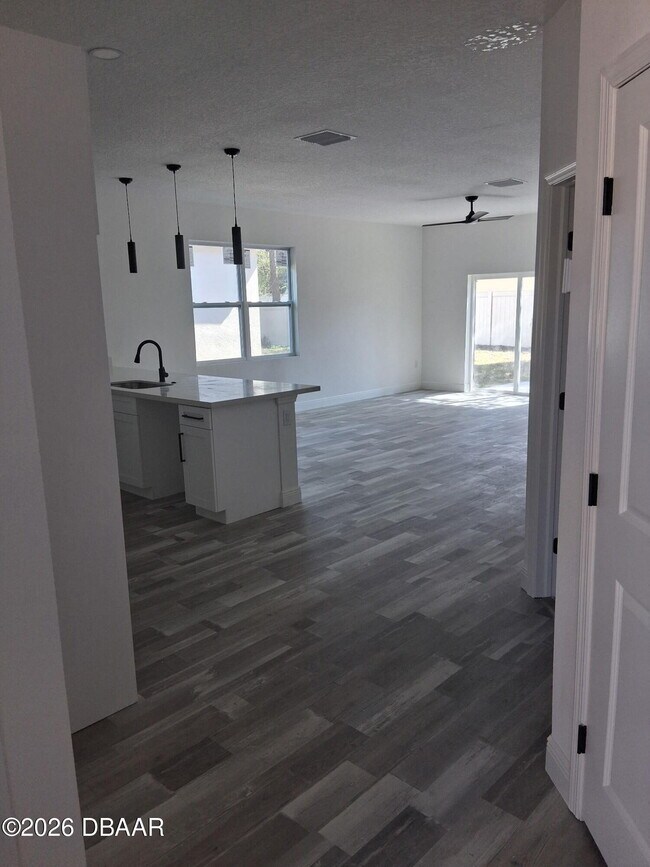 Building Photo - 1621 Illinois St