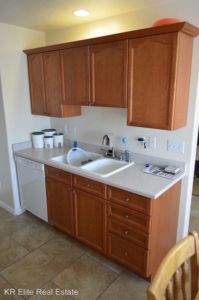 Foto del edificio - 3 br, 3.5 bath House - 669 Plum Creek