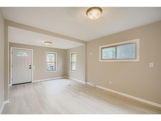 Foto del edificio - 4643 Emerson Ave N