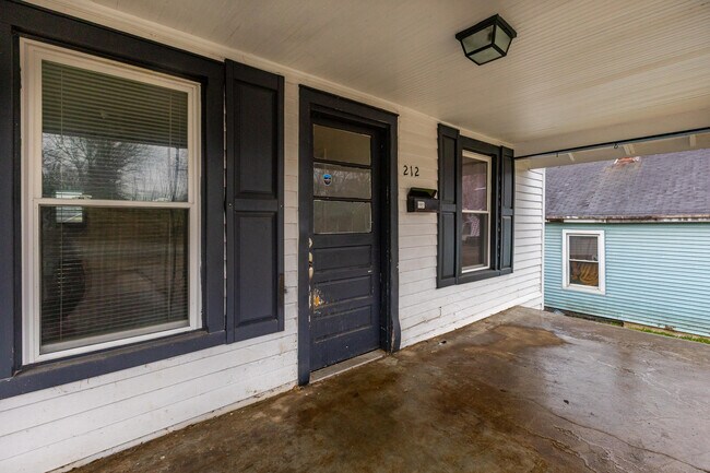 Foto del edificio - 212 Montgomery Ave