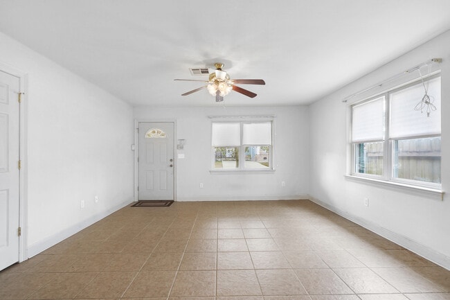 Building Photo - 6401 Center St