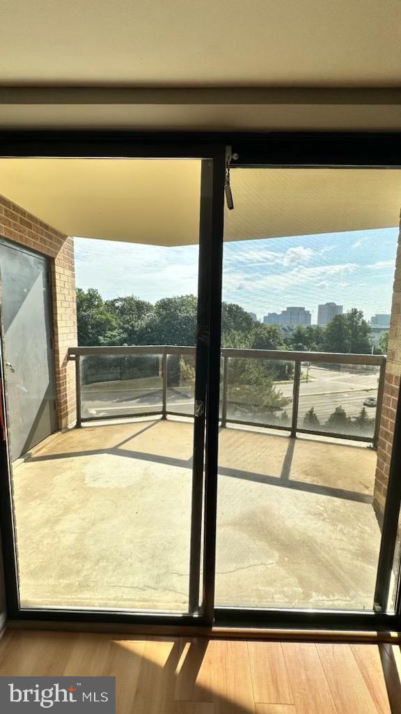 Foto del edificio - 8340 Greensboro Dr