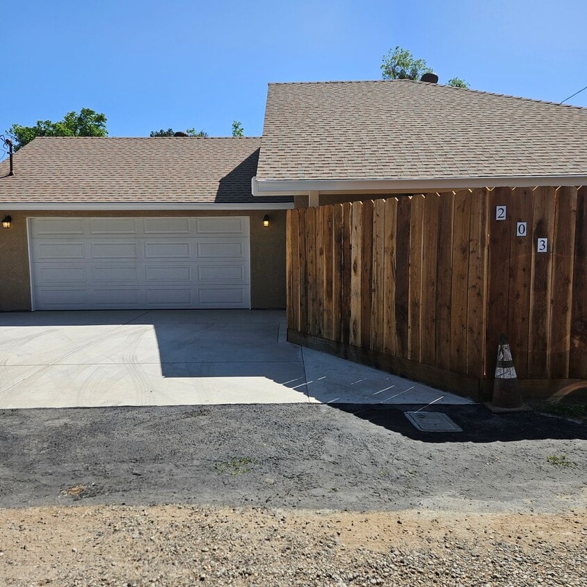 Primary Photo - Charming 2 Bedroom Home Located in La Loma...