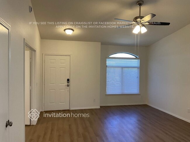 Building Photo - 2460 E Wildhorse Pl