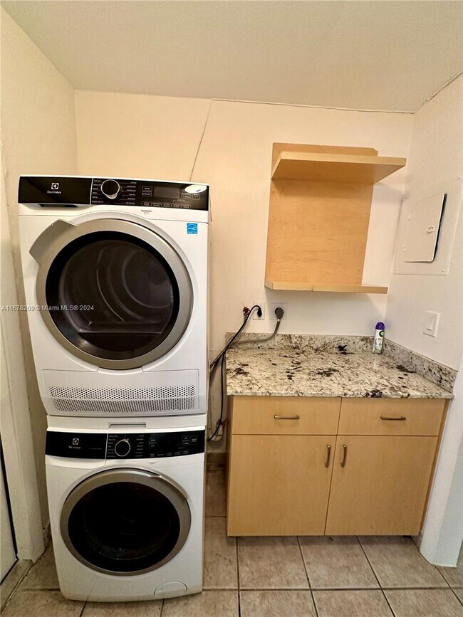 Foto del edificio - 19851 SW 103rd Ct