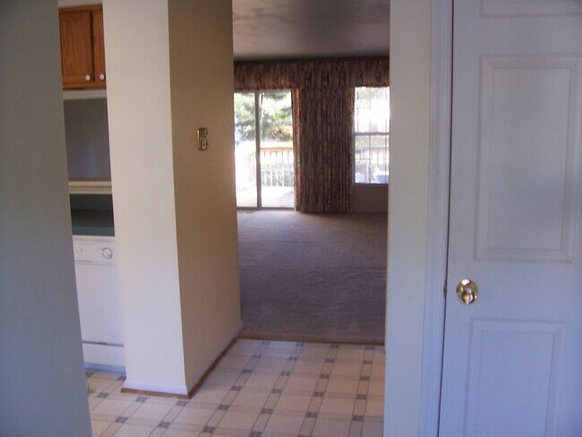 Foto del edificio - 3 Level Townhome- Odenton, MD