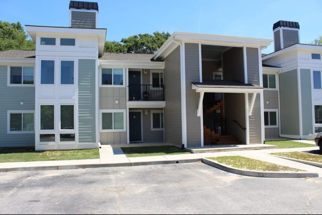 Building Photo - 277 Alexandra Dr