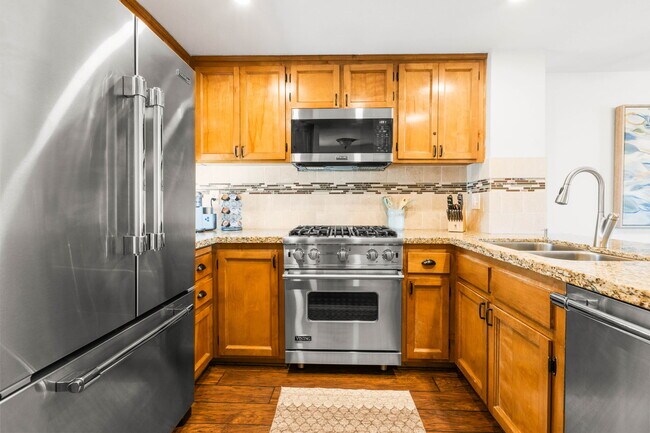 Building Photo - 727 Seacoast Dr