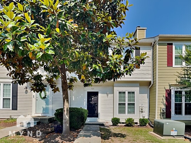 Building Photo - 404 Wedgewood Way