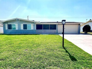 Building Photo - 912 La Jolla Ave