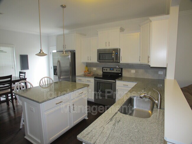 Foto del edificio - 2212 Atwell Glen Ln