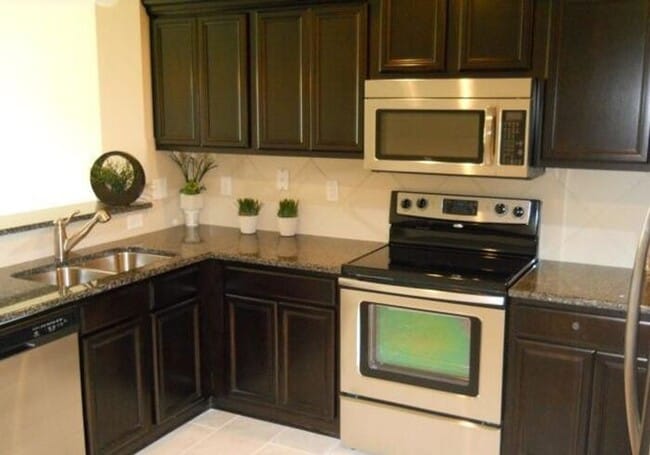 Building Photo - 2BR/2BA SFR w/ Updated Kitchen Appliances in St. Augustine
